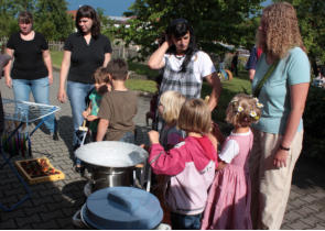 Kerzenziehen zum Mama-Papa-Nachmittag